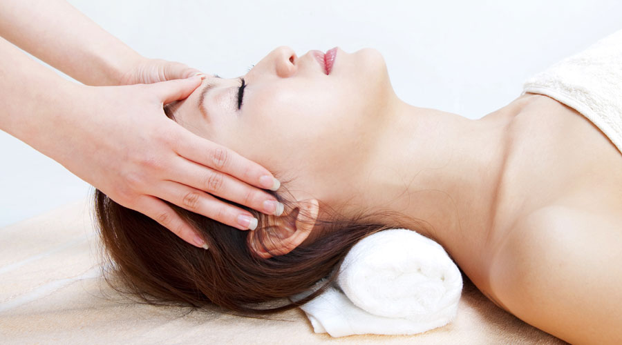 Facial rejuventation acupressure and massage